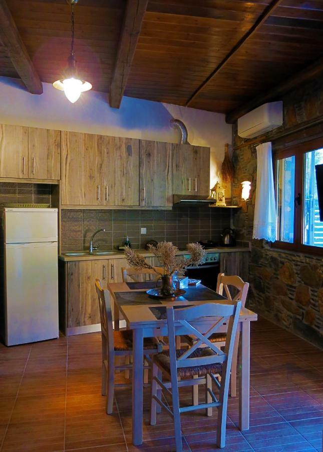 "Pefkopetro" Traditional House Keramoti  ภายนอก รูปภาพ
